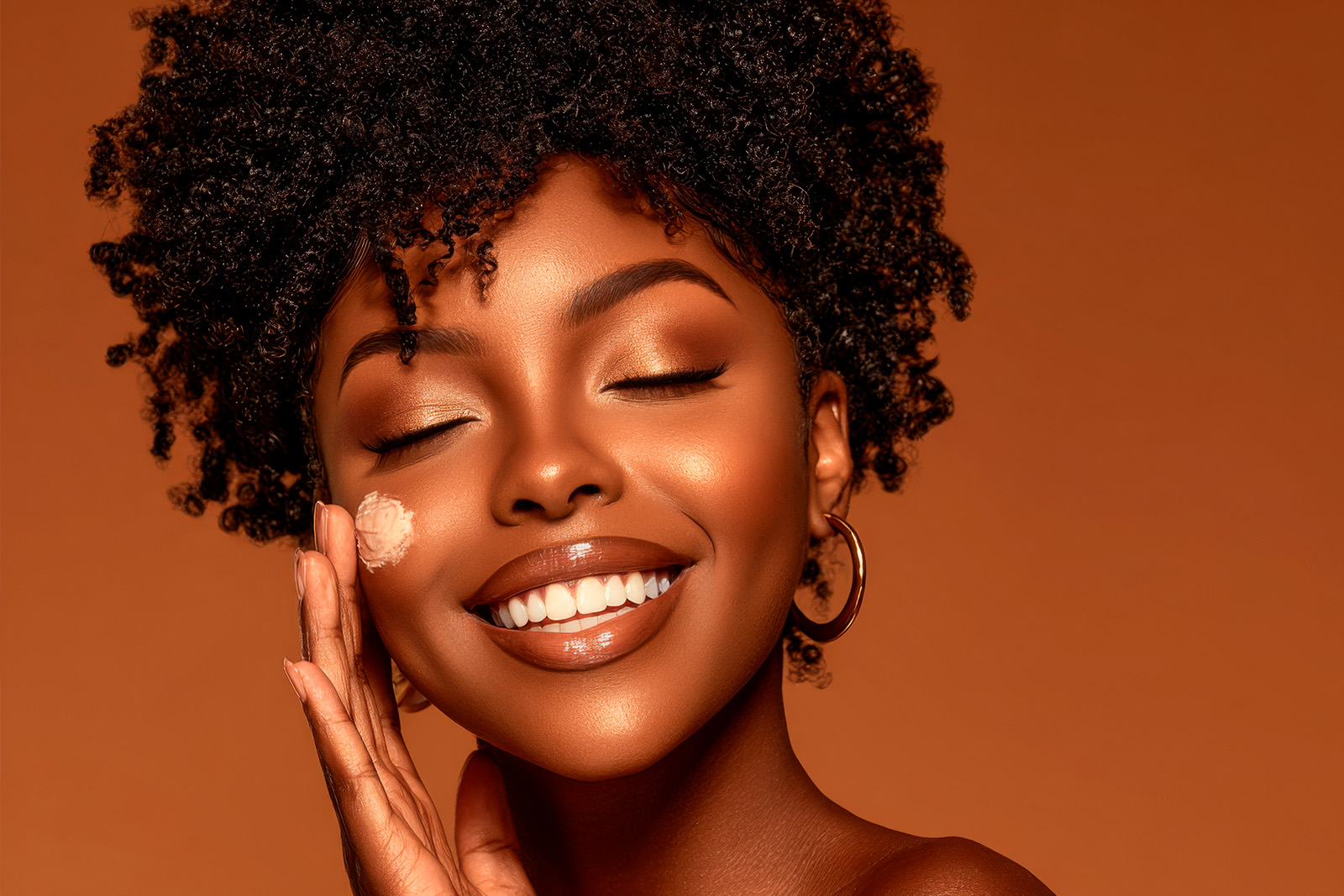 Pele com cuidado dermatológico e estético na Derma Clin, São Luís